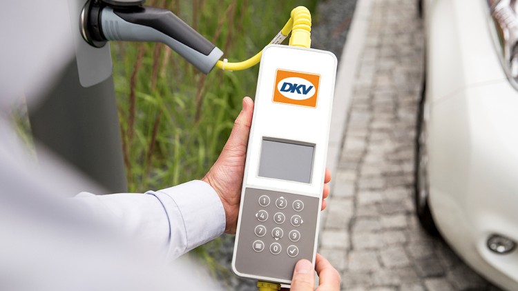 Elektromobilität: DKV kooperiert mit Ubitricity