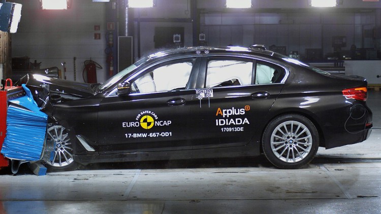 EuroNCAP-Crashtest: Fünf Sterne für 5er, drei für Doblo