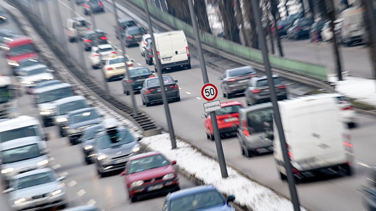 Schlechte Luftwerte: Diesel-Verbot auf Kieler Verkehrsachse geplant