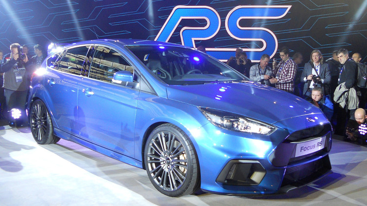 Ford-Focus-RS-2015-A
