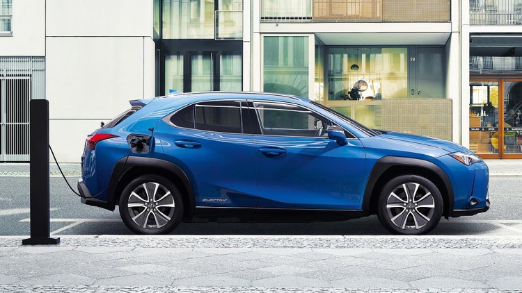 Lexus UX 300e: Zehn Jahre Garantie auf den Akku