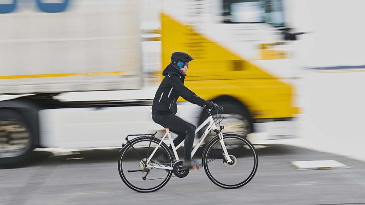 Grüne: Nur noch Lkw mit Abbiegeassistent in Ortschaften