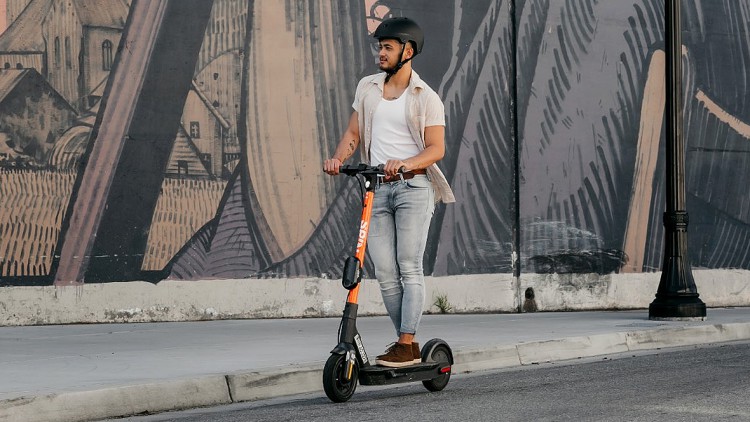 E-Roller: Was rechtlich für die Elektrokleinstfahrzeuge gilt