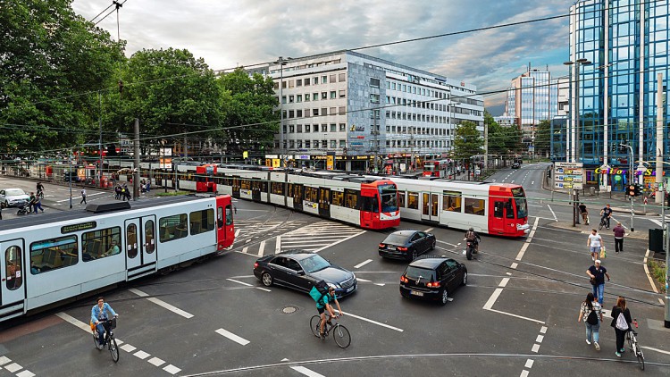 Umfrage in Corona-Zeiten: Immer mehr Menschen nutzen das Auto als Verkehrsmittel