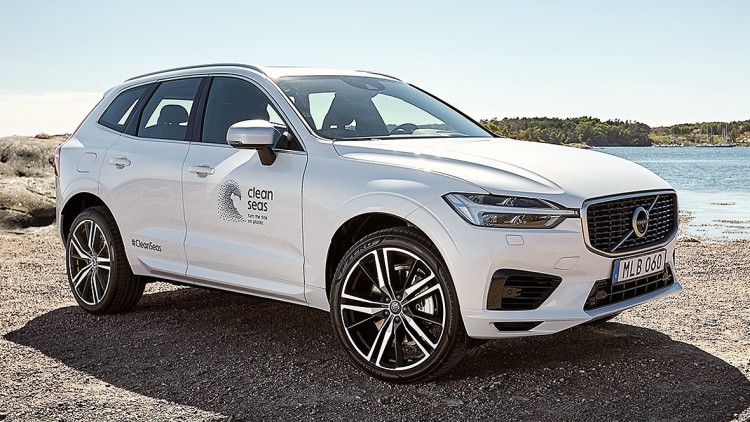 Recycling-SUV von Volvo: Flaschen werden zu Fußmatten