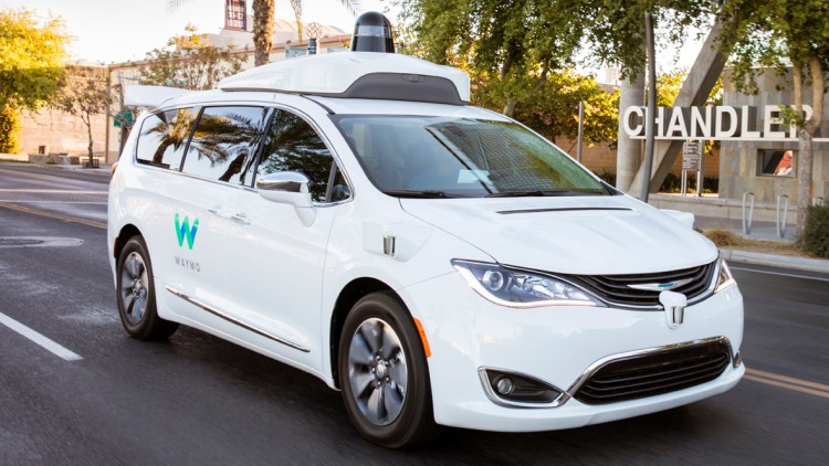 Autonomes Fahren : Verstärkte Umrüstung von Minivans zu Roboterautos