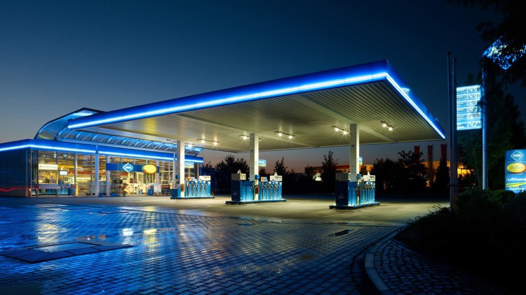 Aral_Tankstelle_Nacht_Tanken