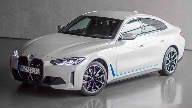 BMW i4 im Autoflotte Fahrbericht: Beeindruckend schnell