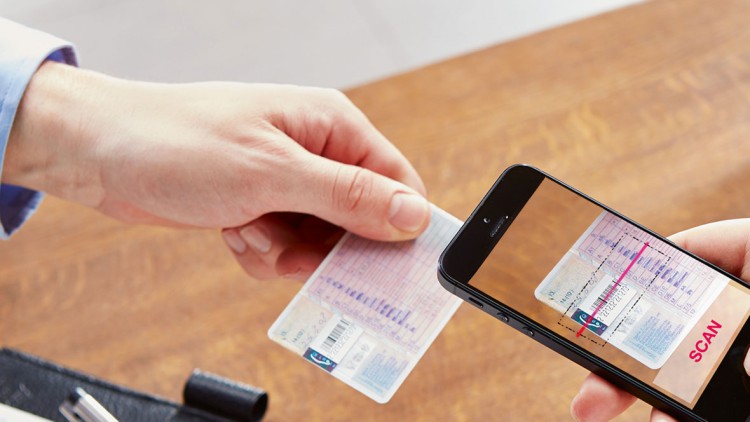 App sofort: LeasePlan bietet an,Führerscheine voon Flottenkunden elektronisch zu kontrollieren - mit "DriversCheck" von Wollnikom. 