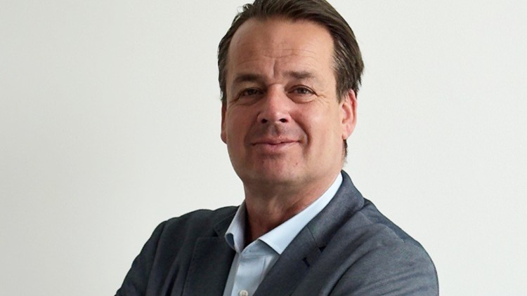 Henning Busch
