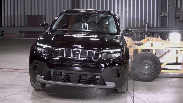 Ein Jeep Avenger wird von EuroNCAP gecrasht