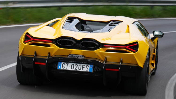 Lamborghini Revuelto