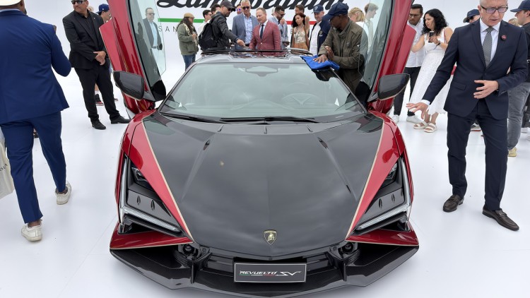 Lamborghini Revuelto SV