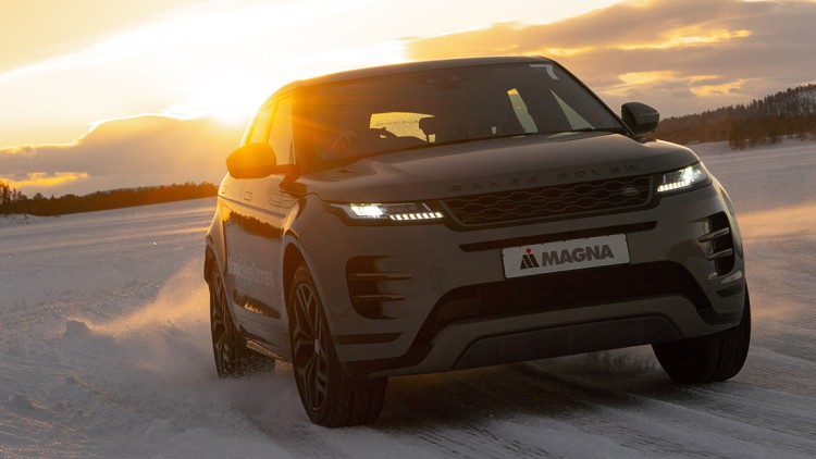 Magna Wintertest: Mit dem stillen Riesen aufs Glatteis