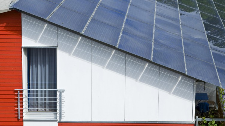 Solar; Solaranlage; Solarzellen; Solardach