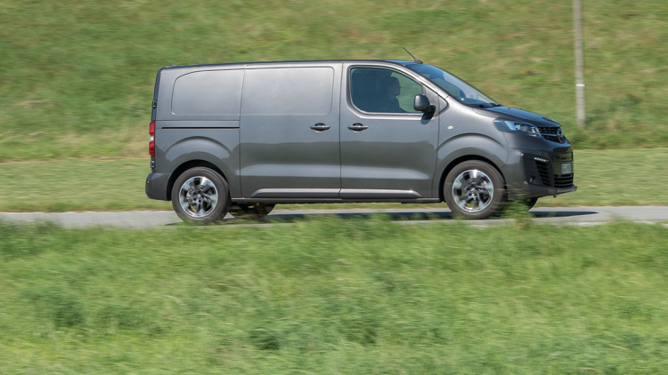 Von Autoflotte getestet: Opel Vivaro-e - mit Video