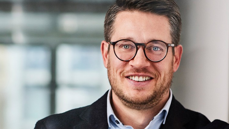 Lasse Schmidt van Hülst, Volkswagen Group Info Services AG