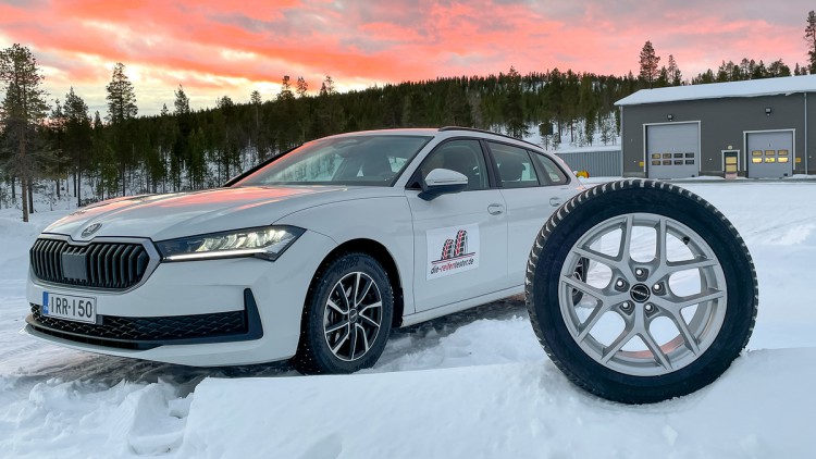 Winterreifentest 2025 von Autoflotte und Die Reifentester