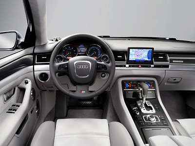 Audi_s8_4.jpg