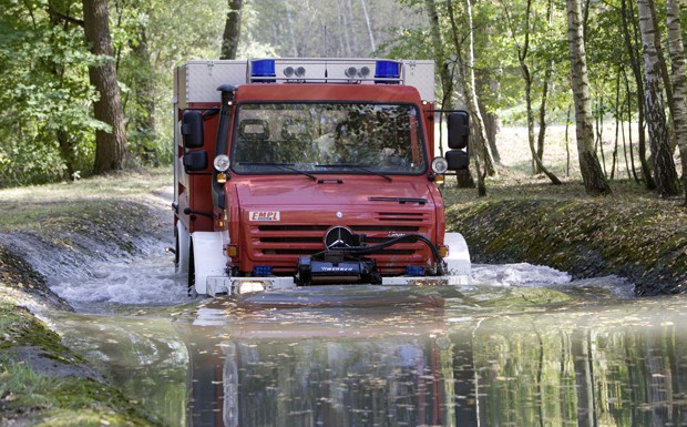 Unimog mit 1,20 Meter Waattiefe