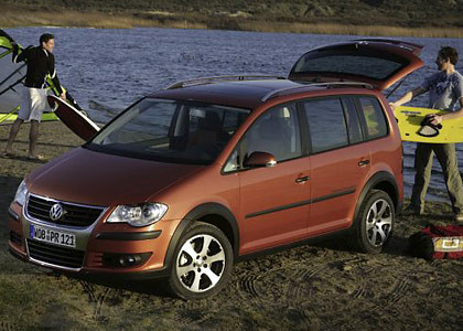 vw_crosstouran_6.jpg