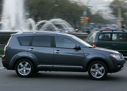 mitsubishi_outlander3.jpg