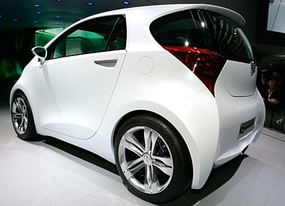toyota_iq_03.jpg