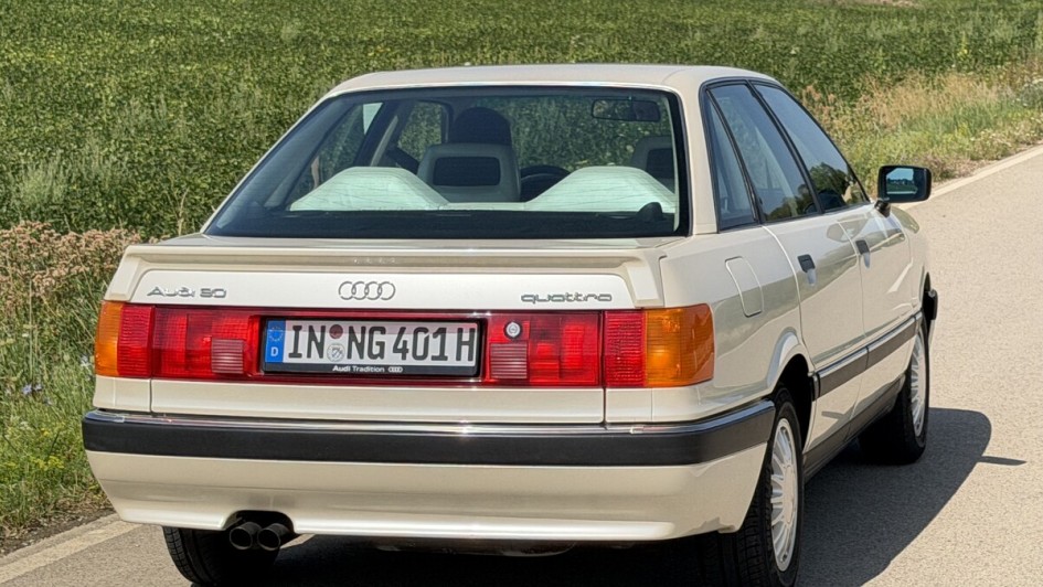 05_Nur_an_Details_zu_erkennende_Noblesse_-_Der_luxuriose_-_Foto_autodrom.jpeg