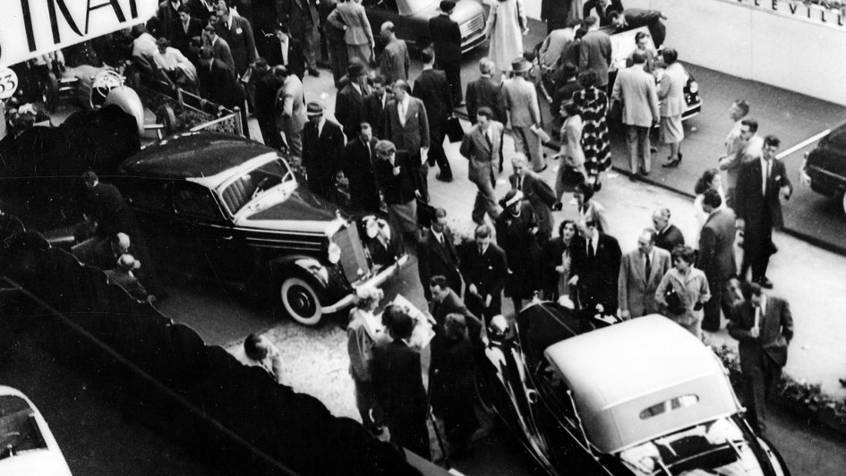 Noblesse neu definiert – Auf dem Autosalon Paris debütierte 1949 der höher positionierte Typ 170 S, im Bild als Cabriolet und Limousine