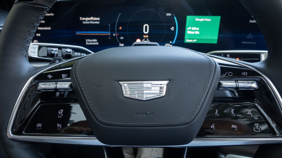 Lenkradtasten des Cadillac Lyriq im Detail
