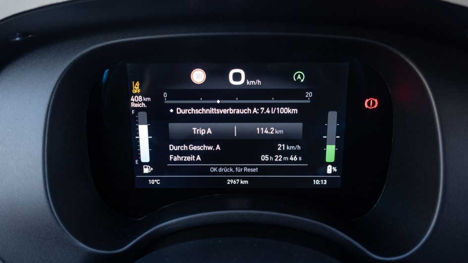 Kombiinstrument im Detail im Fiat Pandina GSE (Hybrid)