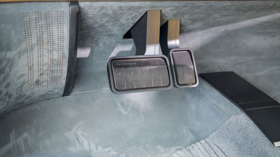 Lancia Pura HPE Pedale im Fußraum