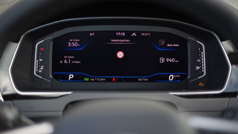 Foro vom virtual Cockpit des Passat. Digitaltacho mit Minimalanzeige