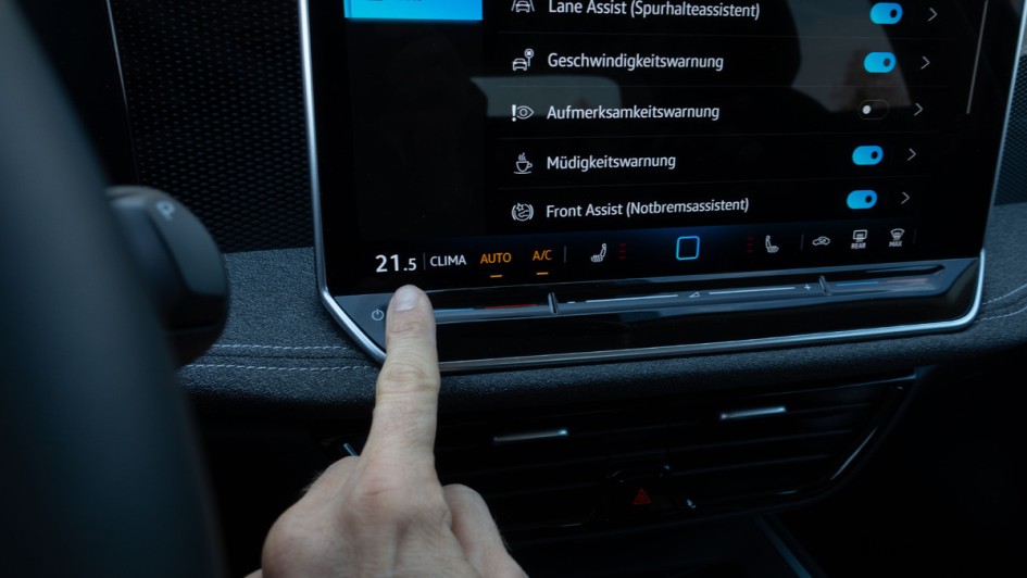 Einzonen-Klimaautomatik im VW Passat eHybrid Baujahr 2026