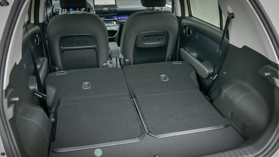Rückbank im Hyundai Inster umgeklappt