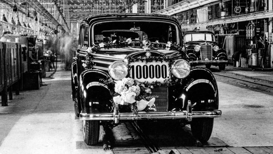 Long- und Bestseller – 1952 rollt ein Mercedes 170 S als 100.000ster im Werk Sindelfingen gebauter Pkw vom Band