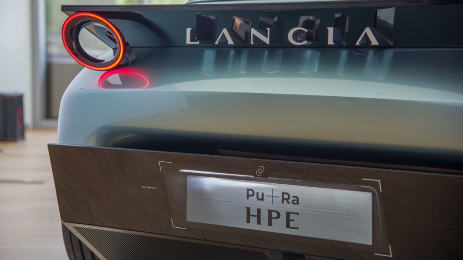 Lancia Pura HPE Schriftzug