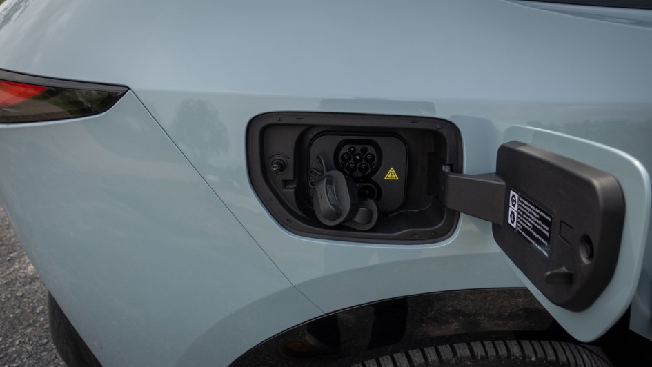 Ladeklappe rechts hinten am Mazda CX-6e