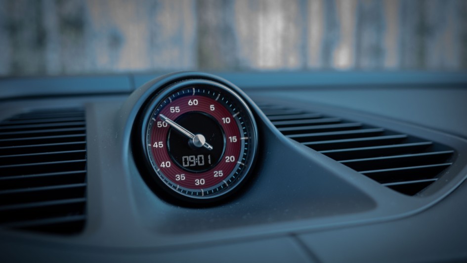 Foto der Sport-Chrono-Uhr im Porsche Macan GTS