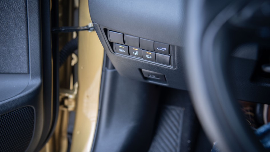 Toyota Yaris Cross Hybrid AWD Schaltereinheit für Lenkrad- und Scheibenheizung