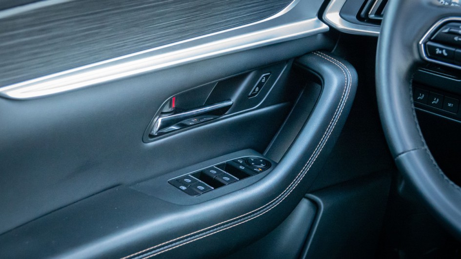 Türverkleidung im Mazda CX-80 Homura Plus