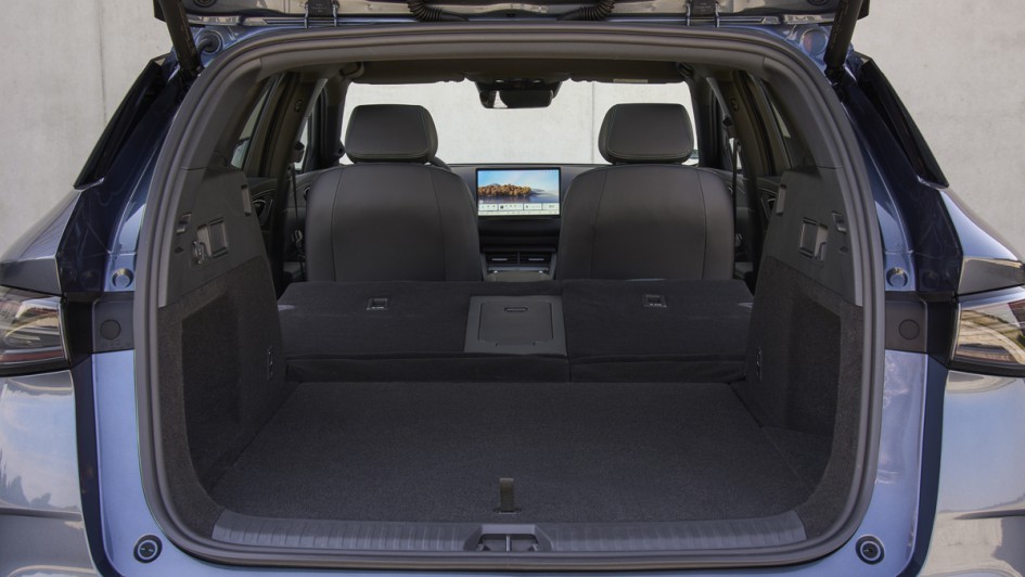 Komplett umgeklappte Rückbank im BYD Seal 6 Touring