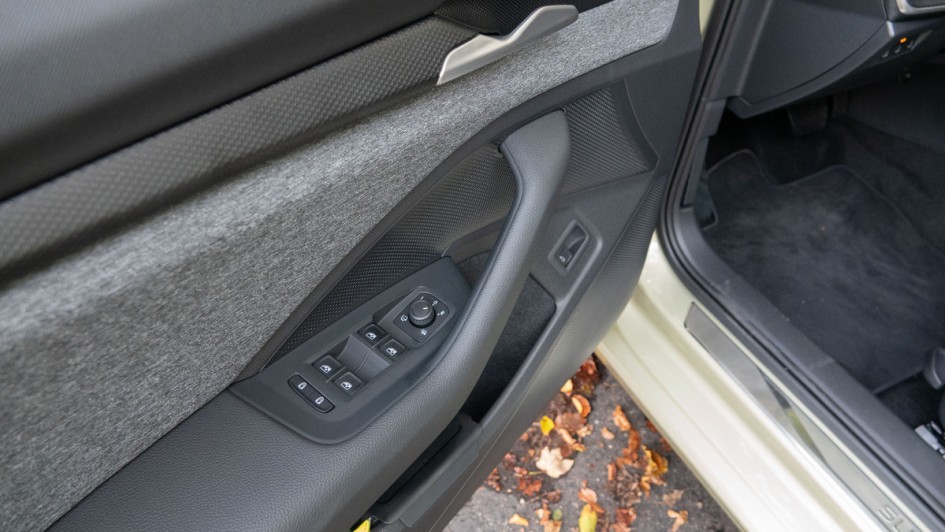 Fensterheber und Spiegelverstellung im Skoda Superb Baujahr 2024