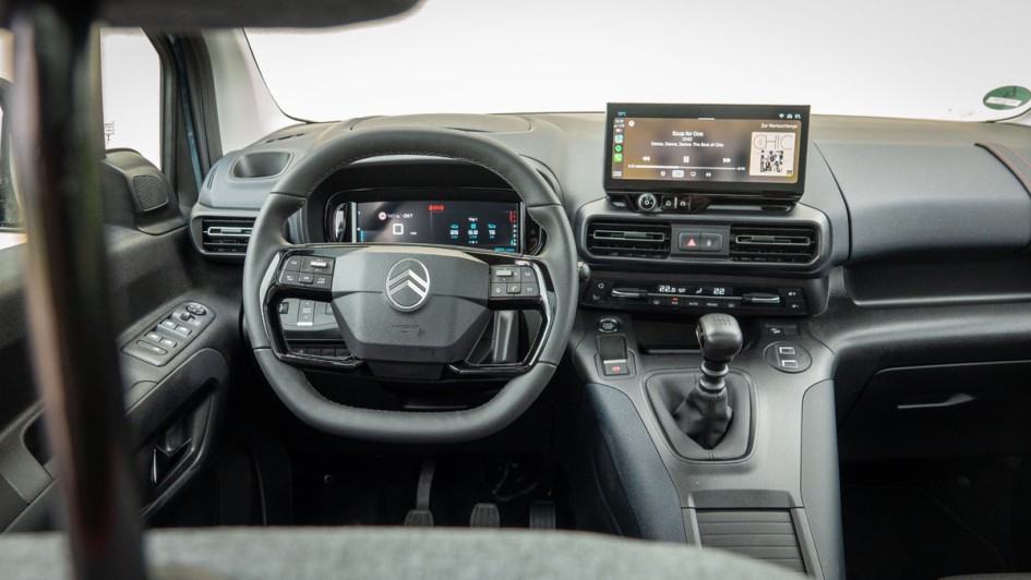 Cockpit gesamt im Citroen Berlingo HDi 130 Max XTR
