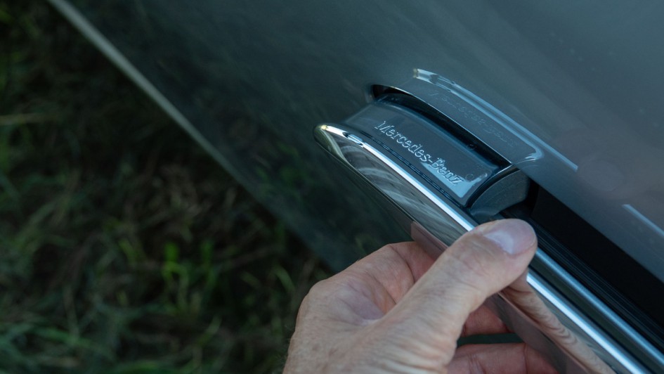 Foto der ausfahrbaren Türgriffe im Mercedes E 450