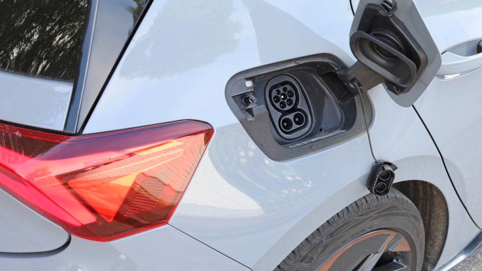 Ladeanschluss Cupra Born, Foto von geöffneter Ladeklappe