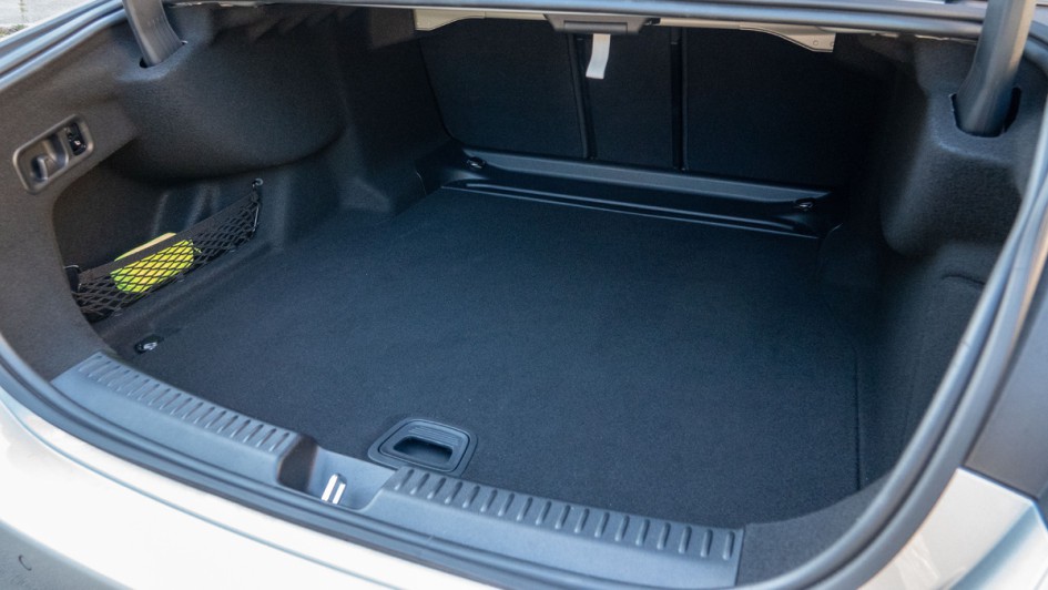 Kofferraumfoto der E-Klasse-Limousine