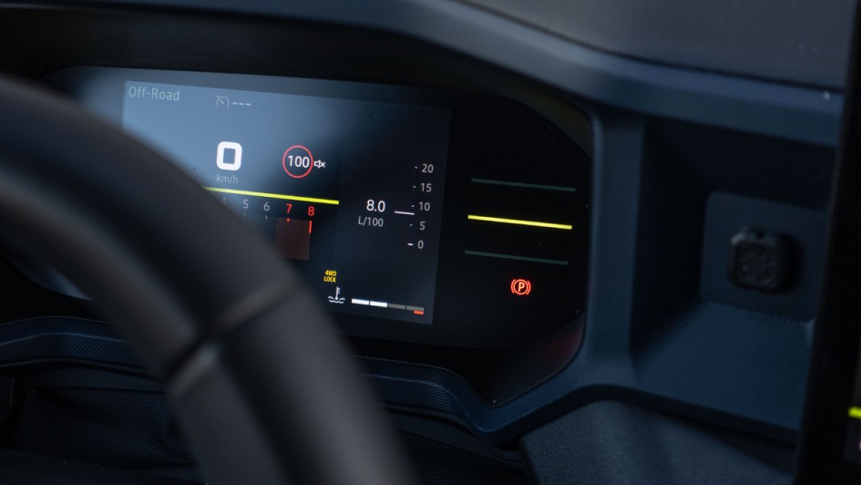 Verbrauchsanzeige im Dacia Duster 4x4 mit 8,1 Litern in der Anzeige