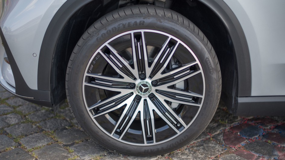 Mercedes EQE SUV 21-Zoll-Felge von AMG im Detail
