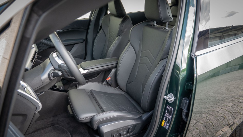 Sportsitze mit Veganza-Bezug im BMW 230e